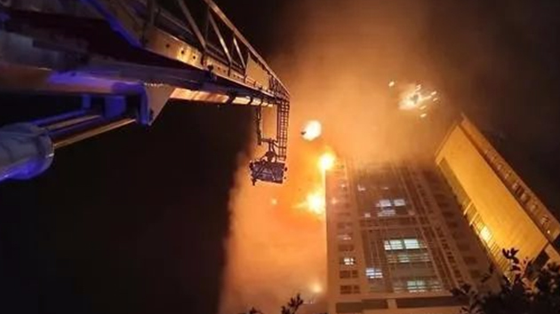 消防知識(shí) 丨 全樓在燃燒！33層建筑深夜起火，高層火災(zāi)到底該如何逃生？